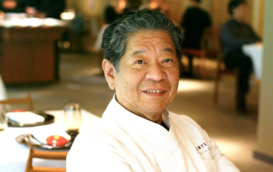 Yoshihiro Murata (7 Michelin Stars) is standing in the restaurant